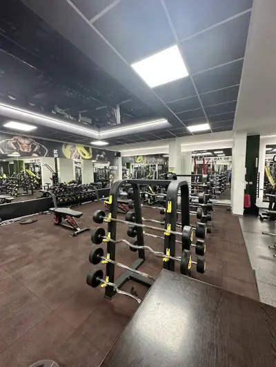 Фитнес център Mega Gym