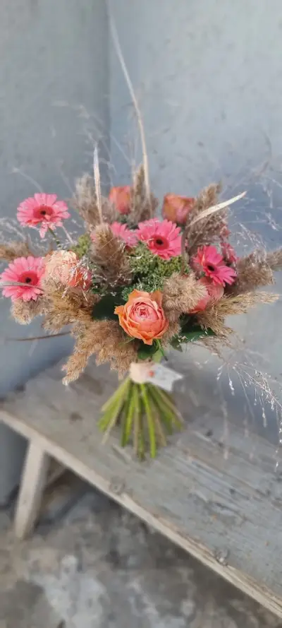 RaddyFlowers - приказки от цветя / Ателие за цветя/ Доставка на цветя, подаръци и букети