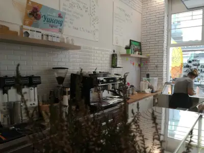 YellowCat Gelato & Cake
