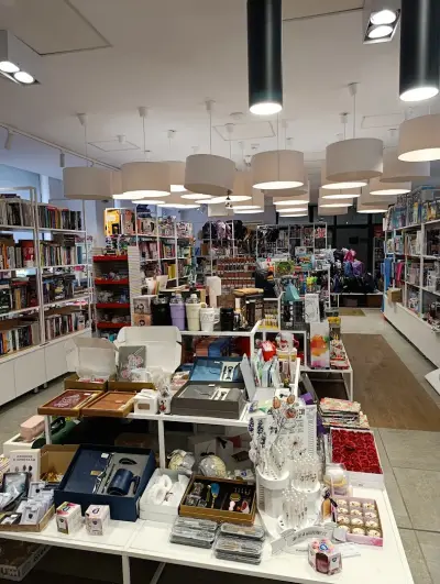 Книжарница ЕТАЛОН - Библиотеката