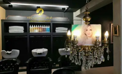Tony Zreik Unisex Hairdresser