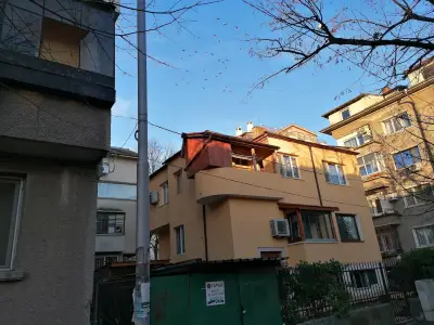 „Салонът“