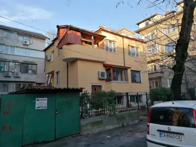„Салонът“