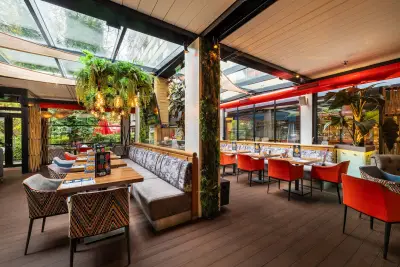 Happy Bar & Grill Lazur