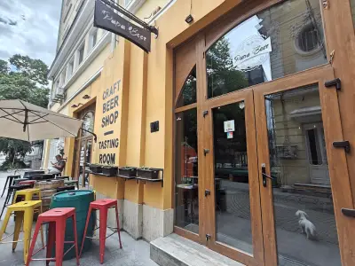 Papa Beer craft beer bar