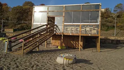 Baywatch bar