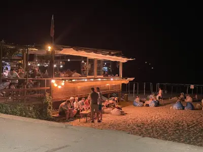 Baywatch bar