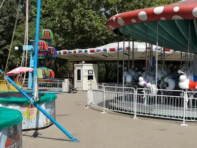 Лунапарк