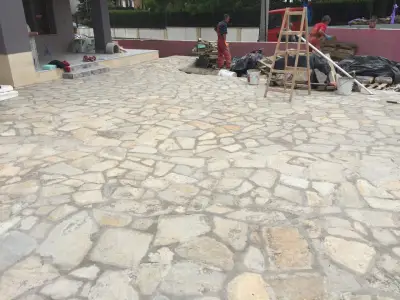 склад за естествени камъни