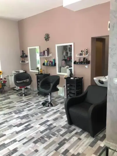 Fish spa beauty studio 2