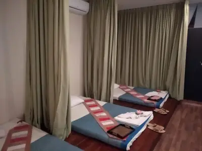 Thai Massage (R)