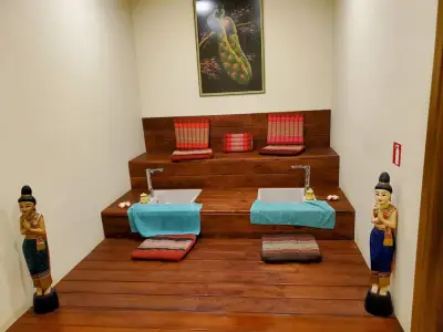Thai Massage (R)