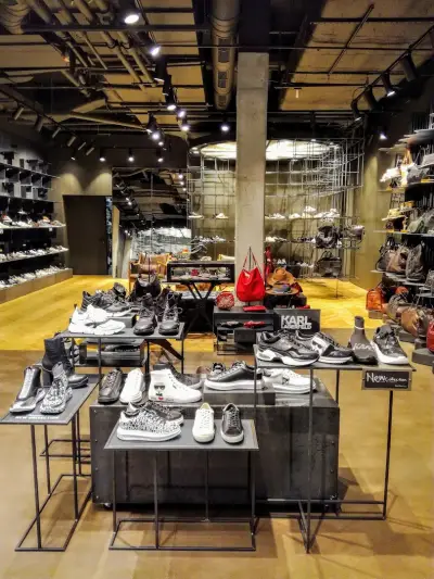 FAN POINT Concept Store - Serdika Center