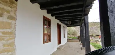 Глинената къща