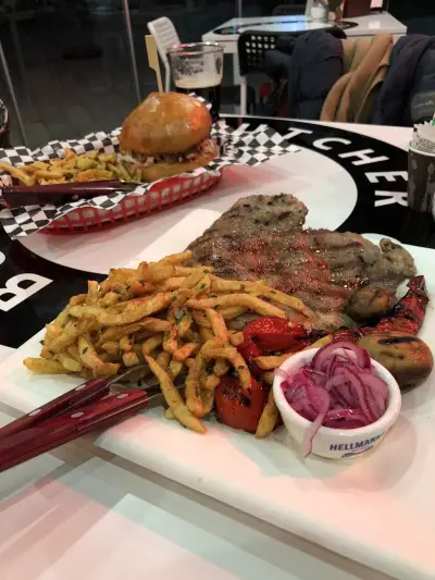 Butcher Grill Bus