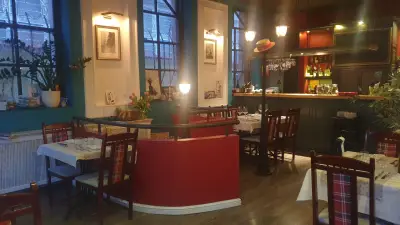 L'etranger restaurant