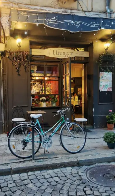 L'etranger restaurant