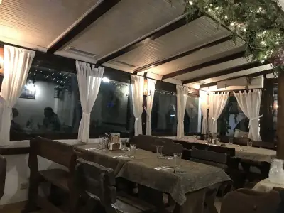 Български ресторант "В двора"