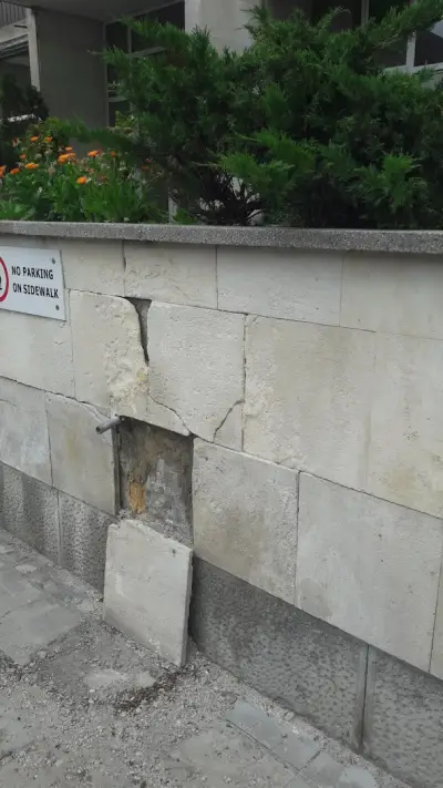 Агенция дипломатически имоти в страната (АДИС ЕООД)