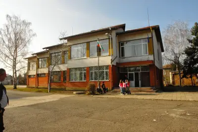 98. Начално училище „Св. Св. Кирил и Методий“