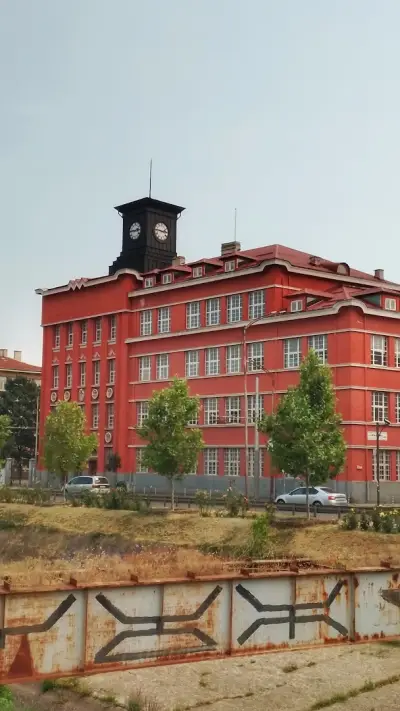 Национална гимназия за приложни изкуства „Свети Лука“