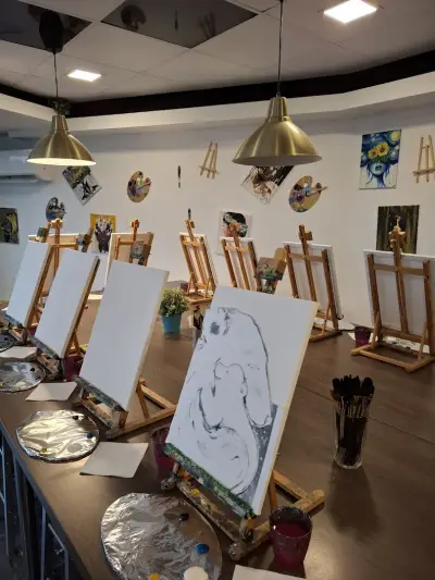 L' Artistique Paint Atelier