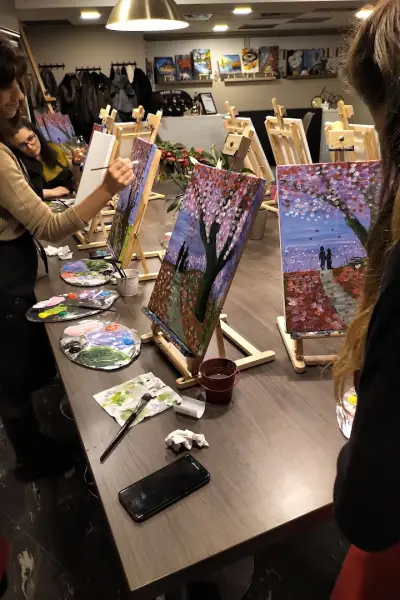 L' Artistique Paint Atelier