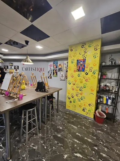 L' Artistique Paint Atelier