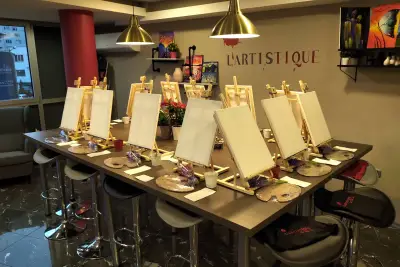 L' Artistique Paint Atelier