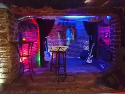 Клуб 3 Уши