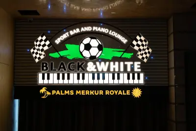 Club Black & White