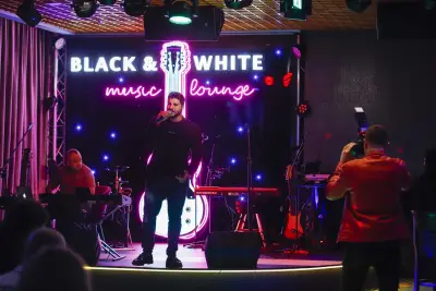 Club Black & White
