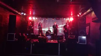 Клуб Лайв енд Лауд