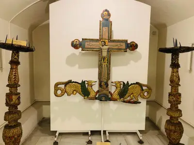 Музей за икони в крипта Александър Невски