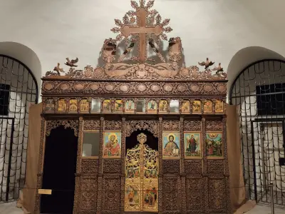Музей за икони в крипта Александър Невски