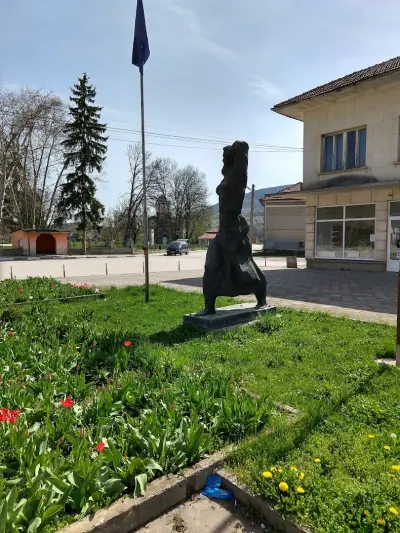 Д-Р ВЪРБИНКА НЕЙКОВА