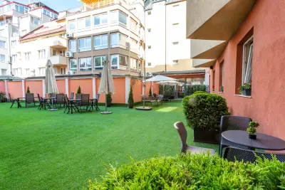 City Avenue Hotel by HMG-Free Parking-Free Wi-Fi