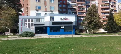 Семеен Хотел Далис