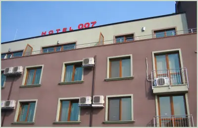 Хотел 007
