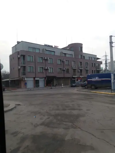 Хотел 007