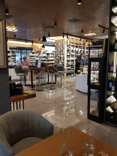Delirium Shop & Wine Bar