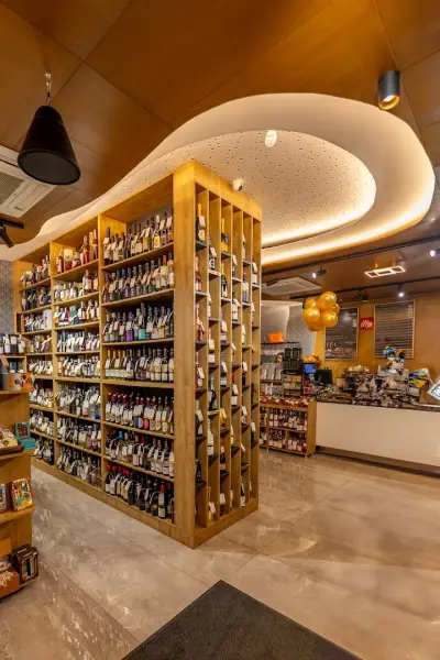 Delirium Shop & Wine Bar