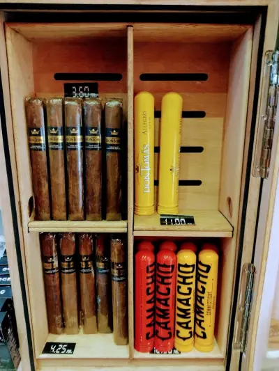 JoYce Tobacco & Drinks