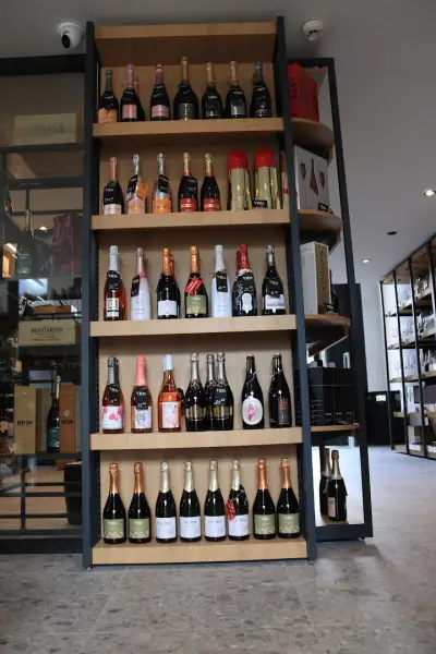 Vida Wine and Spirits | Бар и винен event център София | Бутикови серии вина | Премиум уиски и коняк | Онлайн магазин