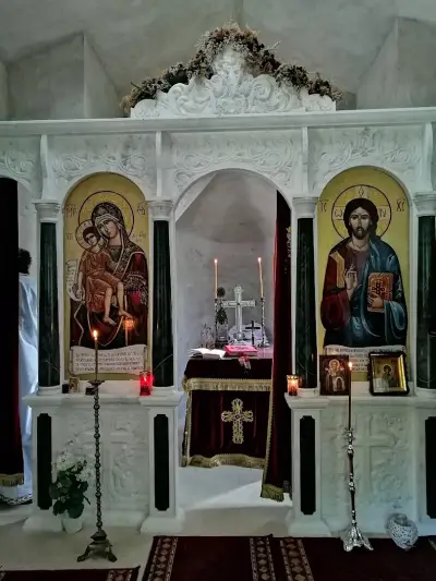 Храм Пресвета Богородица "Достойно Естъ"