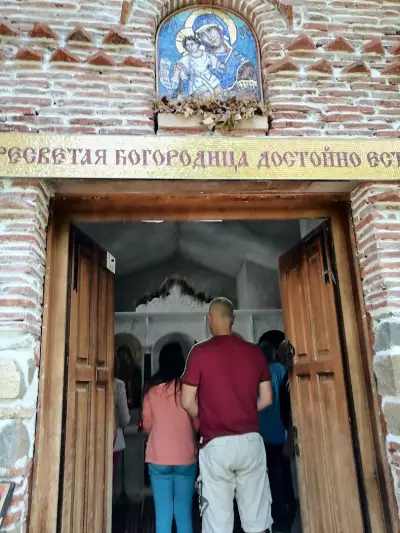 Храм Пресвета Богородица "Достойно Естъ"