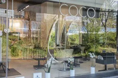COCO dry bar & more | Подстигване | Маникюр | Педикюр | Балеаж | Боя | Грим | Официални прически | Стайлинг