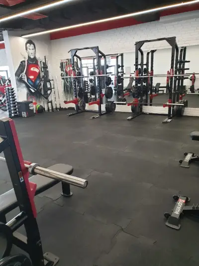 SUPREME Premium Fitness