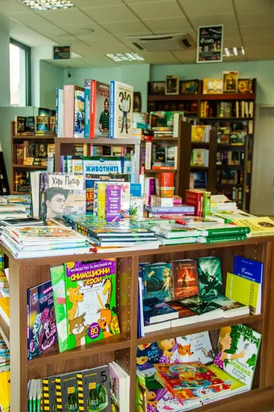 Книжарница М-Прес