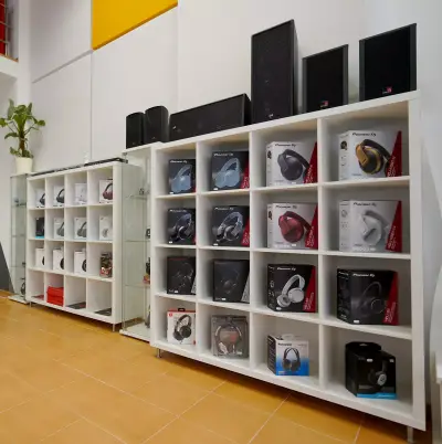 DJ SHOP